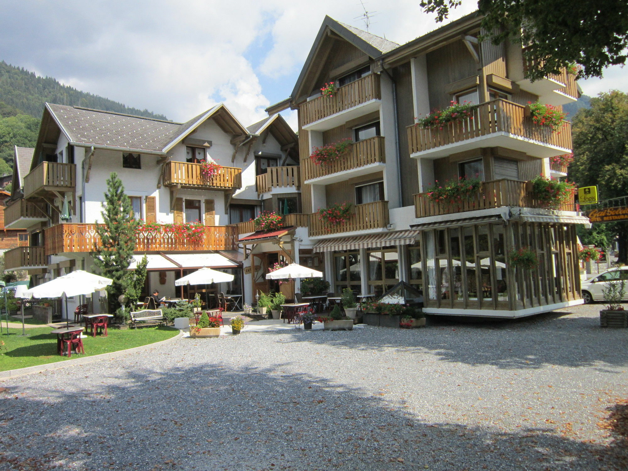 Logis Hotel Gai Soleil ซาโมอ็องส์ ภายนอก รูปภาพ