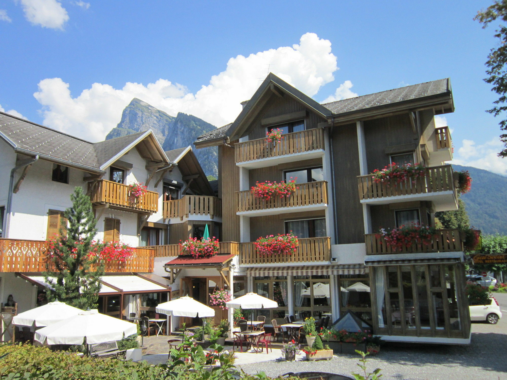 Logis Hotel Gai Soleil ซาโมอ็องส์ ภายนอก รูปภาพ